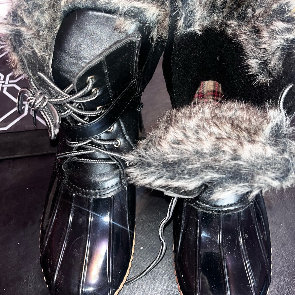 Nature Breeze Black Winter Boots with Faux Fur